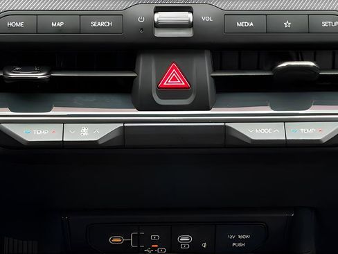 New 2025 Kia K4 GT-Line Turbo w/ GT-Line Sunroof Package FWD image 17