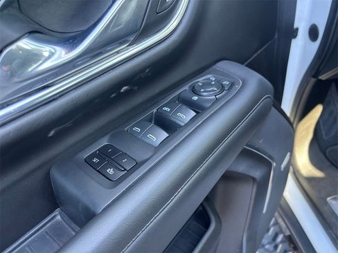 Used 2021 Chevrolet Suburban Z71 image 22