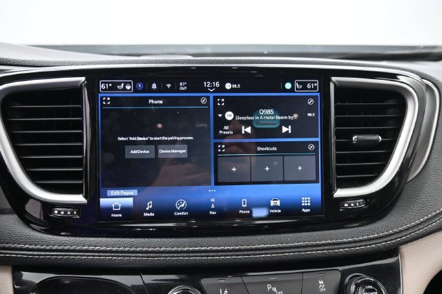 Used 2024 Chrysler Pacifica Limited FWD image 24