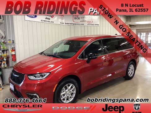 New 2026 Chrysler Pacifica Select image 1