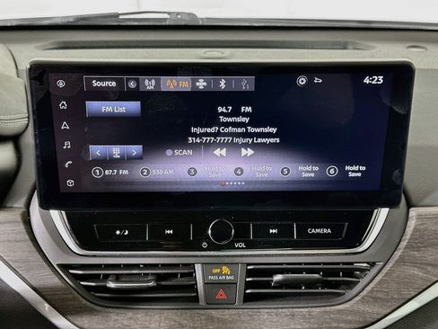 Used 2023 Nissan Altima 2.5 SV w/ SV Premium Package FWD image 19