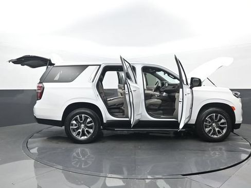 Used 2024 Chevrolet Tahoe LT w/ LT Signature Plus Package RWD image 34