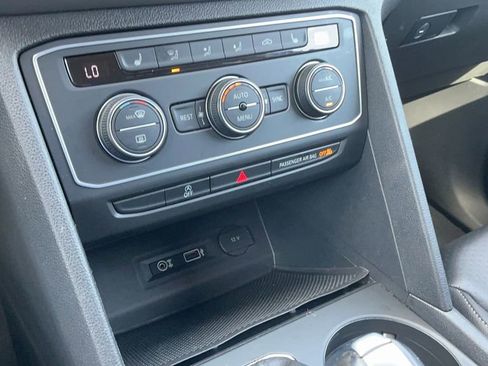 Used 2019 Volkswagen Atlas SE w/ Towing Package image 24