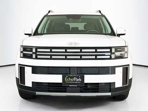 Used 2025 Hyundai Santa Fe SEL image 2