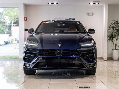 Used 2020 Lamborghini Urus AWD/4WD image 2