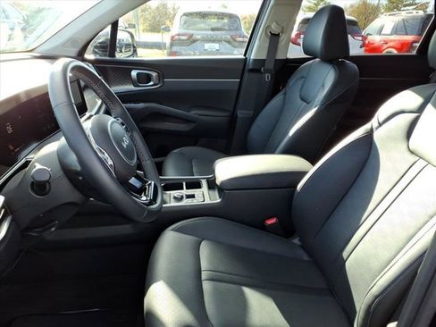 Used 2025 Kia Sorento EX w/ Panoramic Sunroof Package image 25