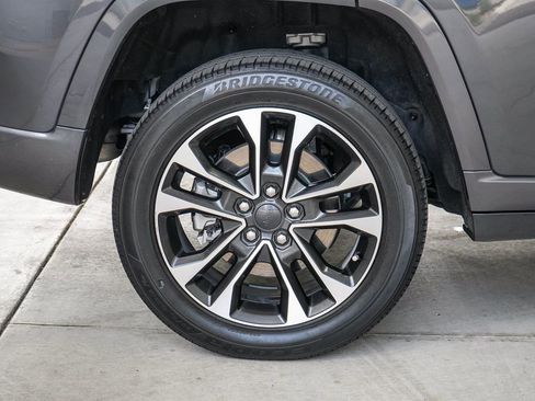 Used 2023 Jeep Grand Cherokee Overland w/ Advanced Protech Group III AWD/4WD image 12