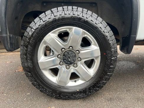 Used 2021 Chevrolet Silverado 2500 LTZ w/ LTZ Convenience Package image 9