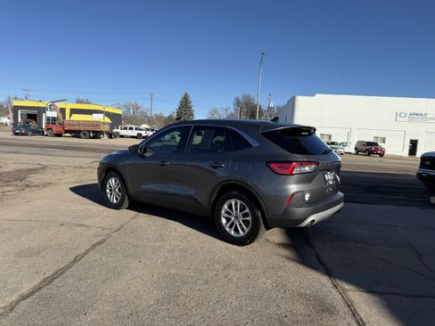 Used 2022 Ford Escape SE image 8