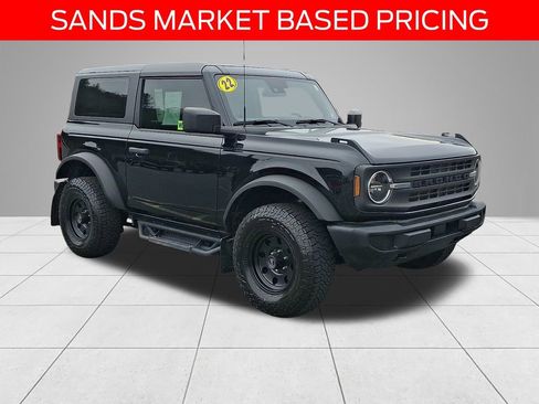 Used 2022 Ford Bronco 2-Door image 3