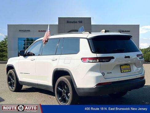 Used 2023 Jeep Grand Cherokee L Laredo AWD/4WD image 4