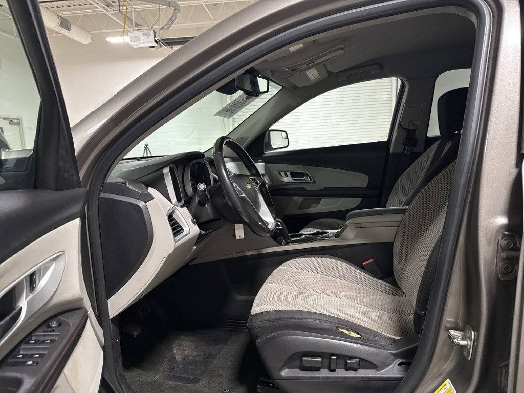 Used 2012 Chevrolet Equinox LT AWD/4WD image 19