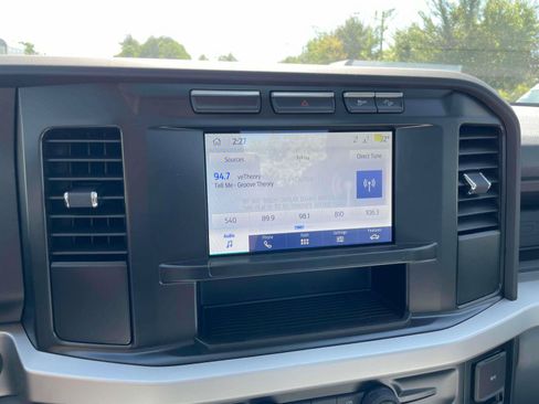 New 2023 Ford F250 XL w/ FX4 Off-Road Package AWD/4WD image 24