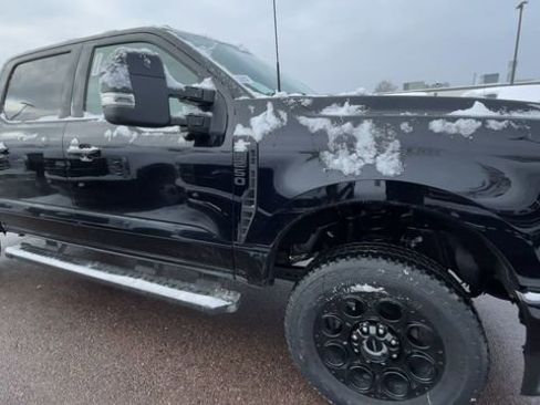 New 2026 Ford F250 Lariat w/ Black Appearance Package image 8