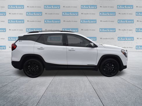 Used 2022 GMC Terrain SLT w/ Tech Package image 4