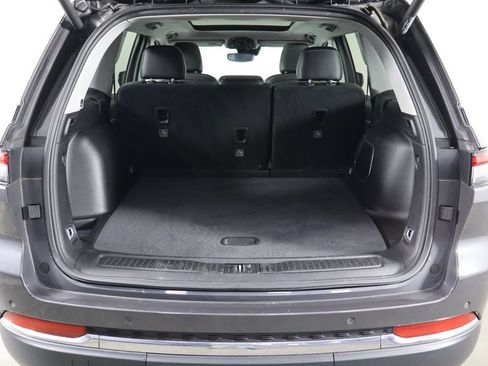 Used 2022 Jeep Grand Cherokee Limited AWD/4WD image 17