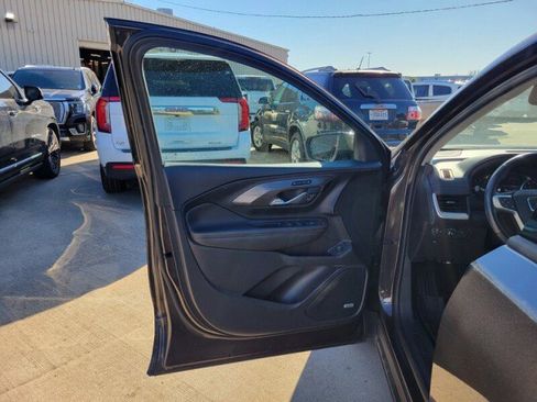 Used 2019 GMC Terrain SLT w/ Preferred Package image 11