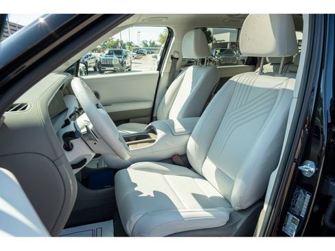 Used 2026 Hyundai Palisade SEL Premium FWD image 12