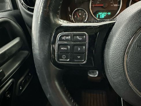 Used 2014 Jeep Wrangler Unlimited Sahara AWD/4WD image 21