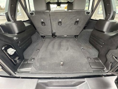 Used 2024 Jeep Wrangler Unlimited Rubicon image 18