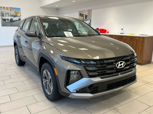 New 2026 Hyundai Tucson Blue SE image 4