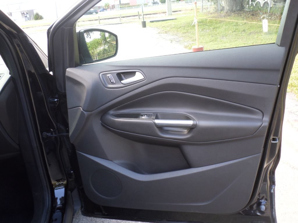 Used 2016 Ford Escape SE w/ SE Leather Comfort Package FWD image 10