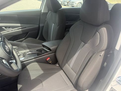 New 2026 Hyundai Elantra SE FWD image 30