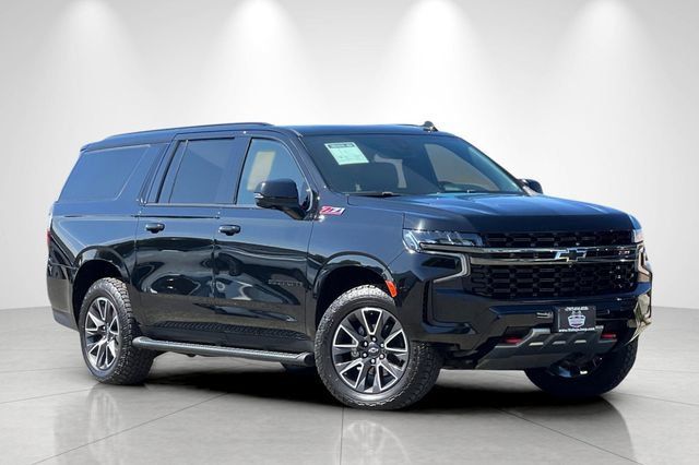 Used 2021 Chevrolet Suburban Z71 w/ Z71 Signature Package AWD/4WD image 2