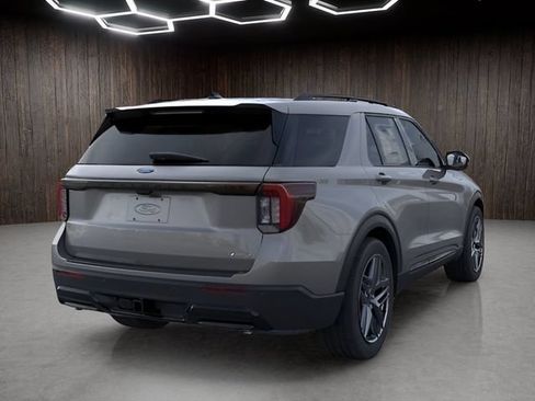 New 2026 Ford Explorer ST-Line w/ ST-Line Street Pack AWD/4WD image 8