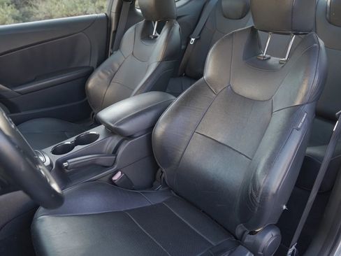 Used 2011 Hyundai Genesis 3.8 image 4