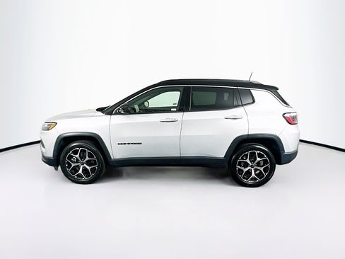 Used 2025 Jeep Compass Limited AWD/4WD image 4