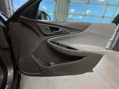 Used 2020 Chevrolet Malibu LT image 27