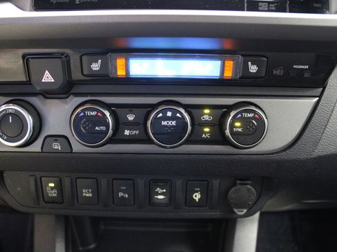 Used 2016 Toyota Tacoma TRD Sport w/ Premium & Technology Package image 41