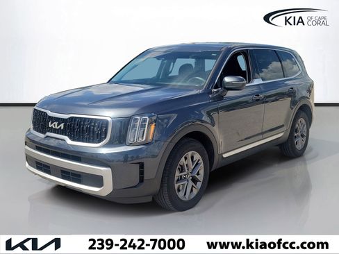 Used 2024 Kia Telluride LX FWD image 3
