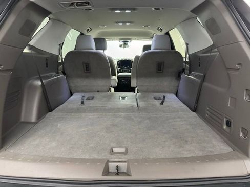 Used 2020 Chevrolet Traverse LT image 36