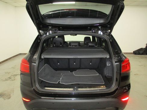 Used 2021 BMW X1 xDrive28i w/ Convenience Package image 11