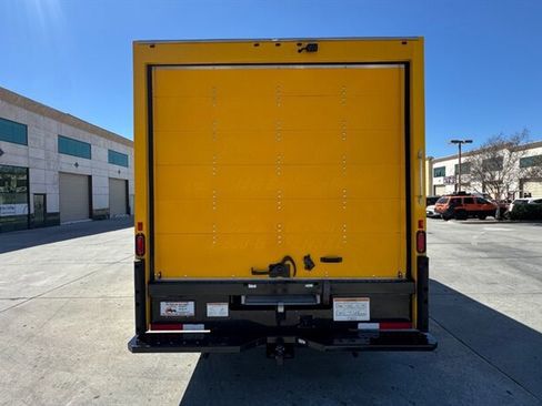 Used 2022 Ford E-350 and Econoline 350 Super Duty image 17