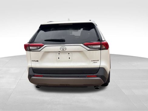 Used 2019 Toyota RAV4 Limited image 4