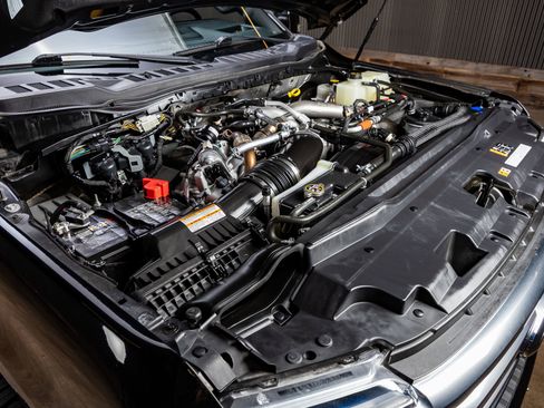 Used 2024 Ford F350 Platinum image 40