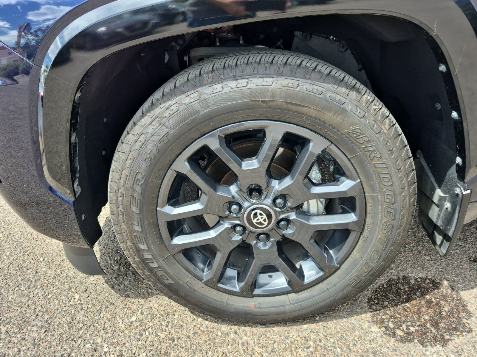 Used 2025 Toyota Sequoia Platinum AWD/4WD image 16