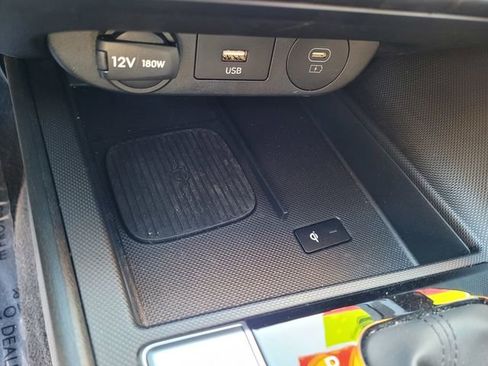 Used 2025 Hyundai Elantra SEL image 22