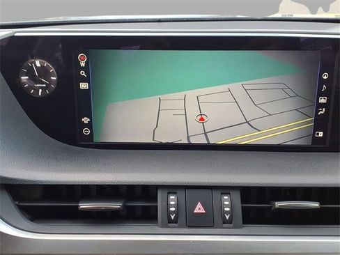 Certified 2021 Lexus ES 300h w/ Premium Package image 10