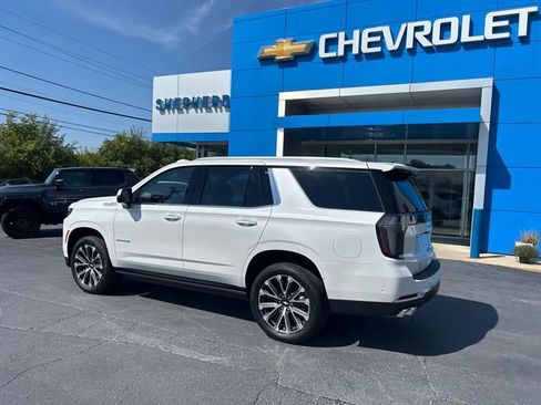 Used 2025 Chevrolet Tahoe High Country AWD/4WD image 4