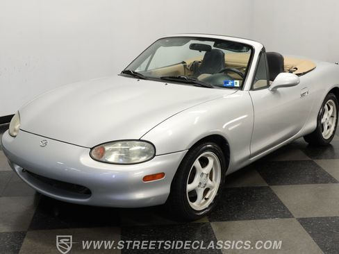 Used 1999 MAZDA MX-5 Miata image 17