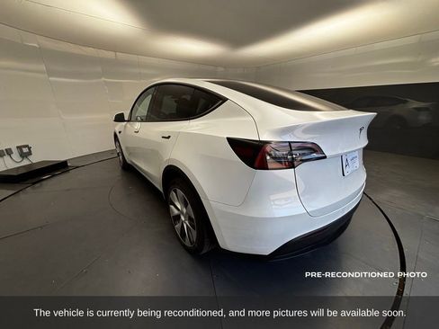 Used 2023 Tesla Model Y Long Range AWD/4WD image 9