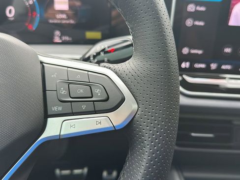 New 2026 Volkswagen Tiguan SE R-Line FWD image 21