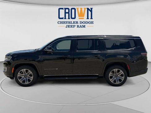 Used 2024 Jeep Wagoneer L Series II w/ Flexible Seating Group AWD/4WD image 6
