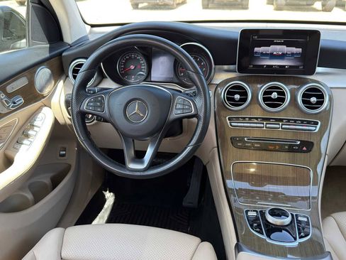 Used 2018 Mercedes-Benz GLC 300 4MATIC image 26