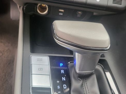 Used 2025 Hyundai Elantra SEL image 8