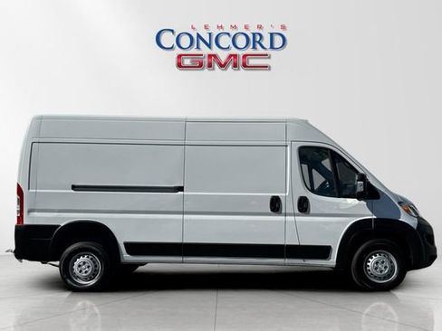 Used 2025 RAM ProMaster 2500 w/ Convenience Group FWD image 3